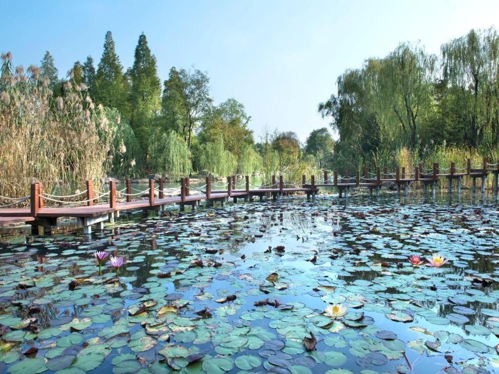 Suzhou Jinji Lake Grand Hotel Exterior photo