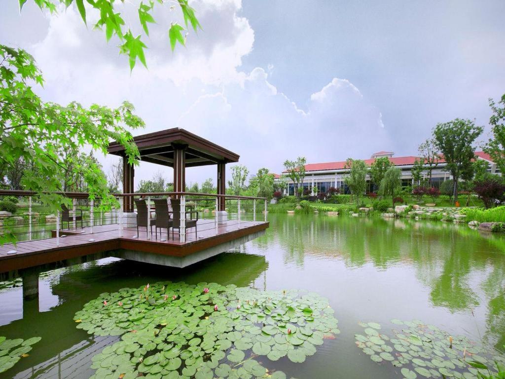 Suzhou Jinji Lake Grand Hotel Exterior photo